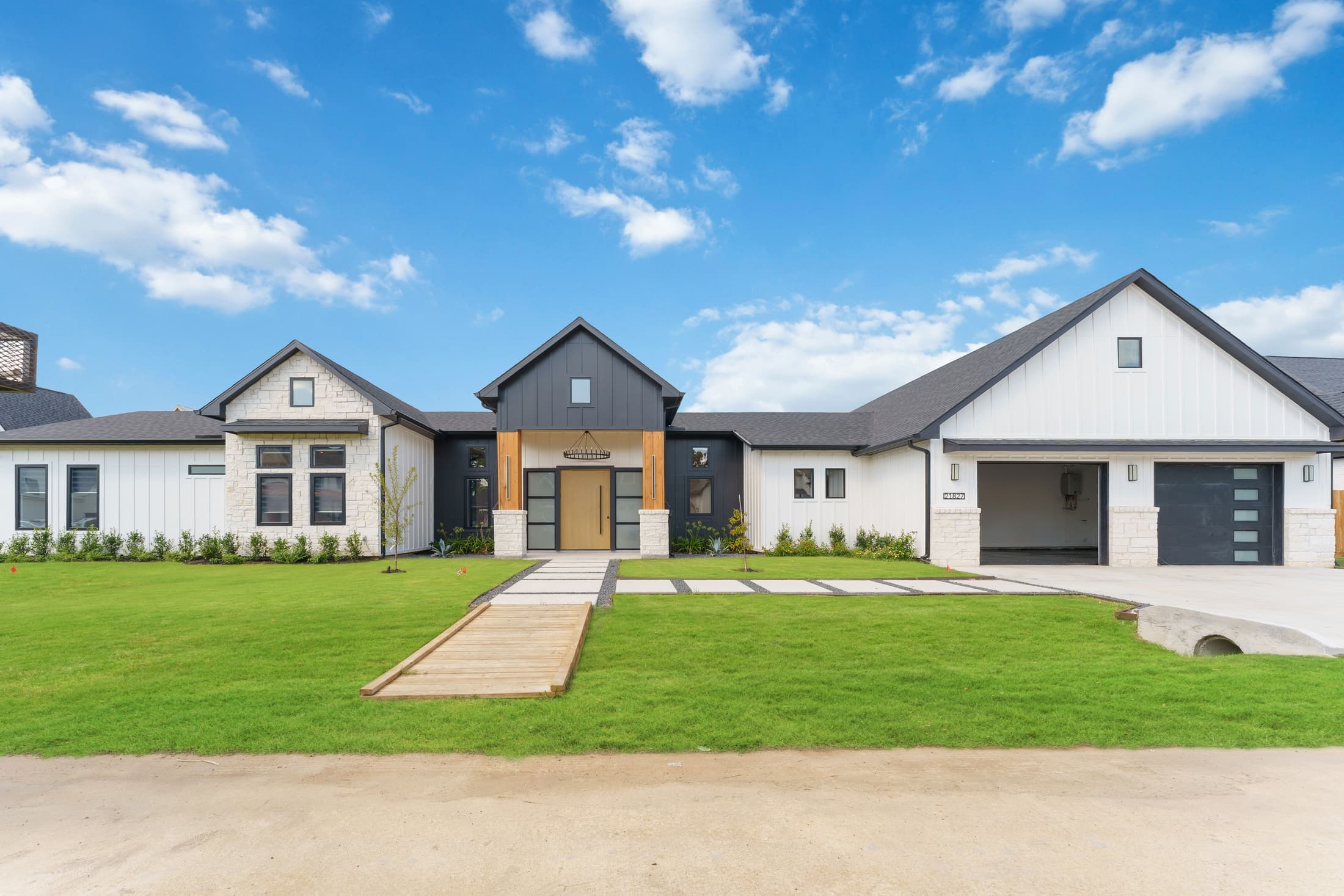 White Oak House custom home photo 2